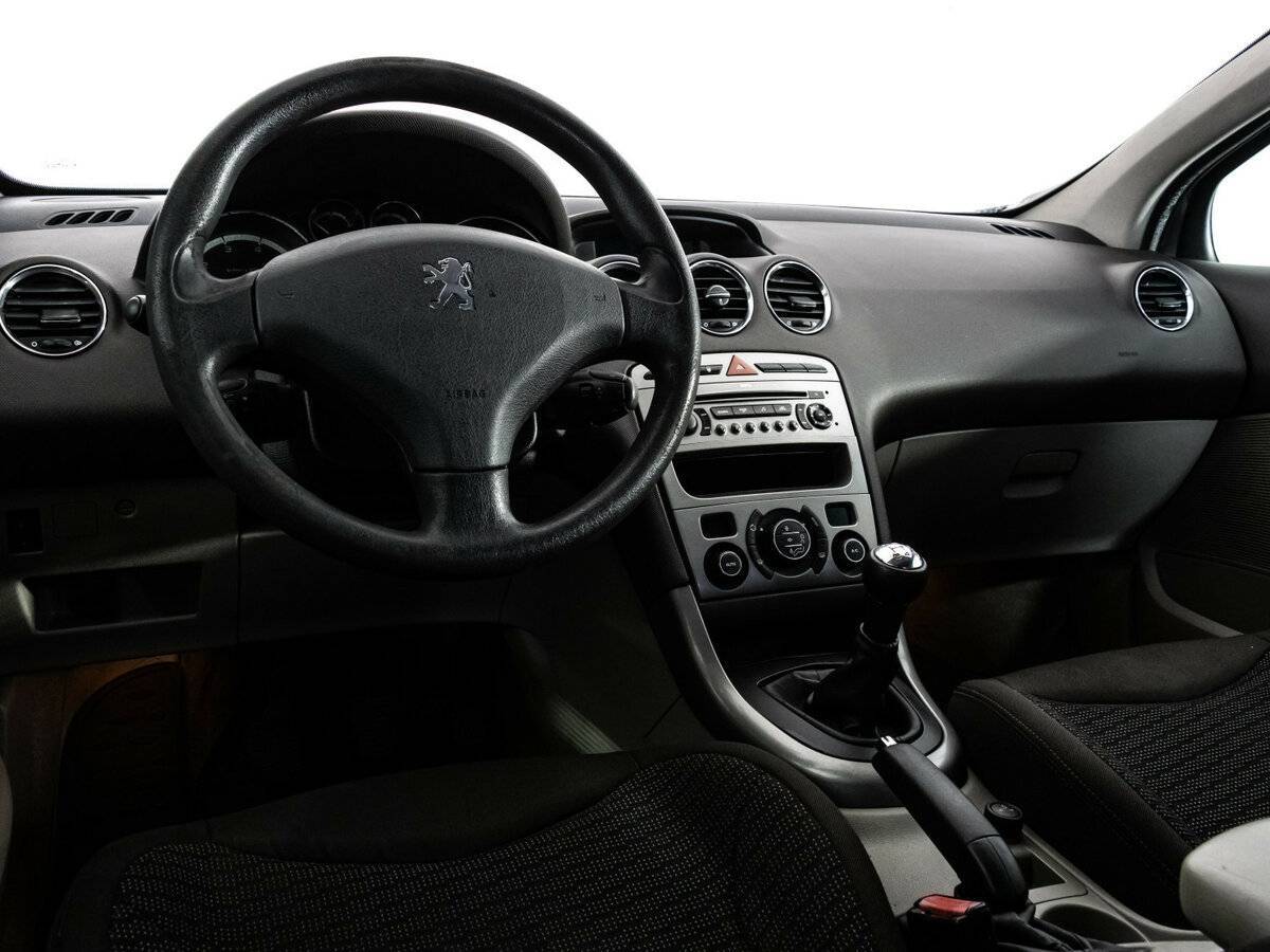 Peugeot 308 с пробегом — 2008 год. Фото: #10