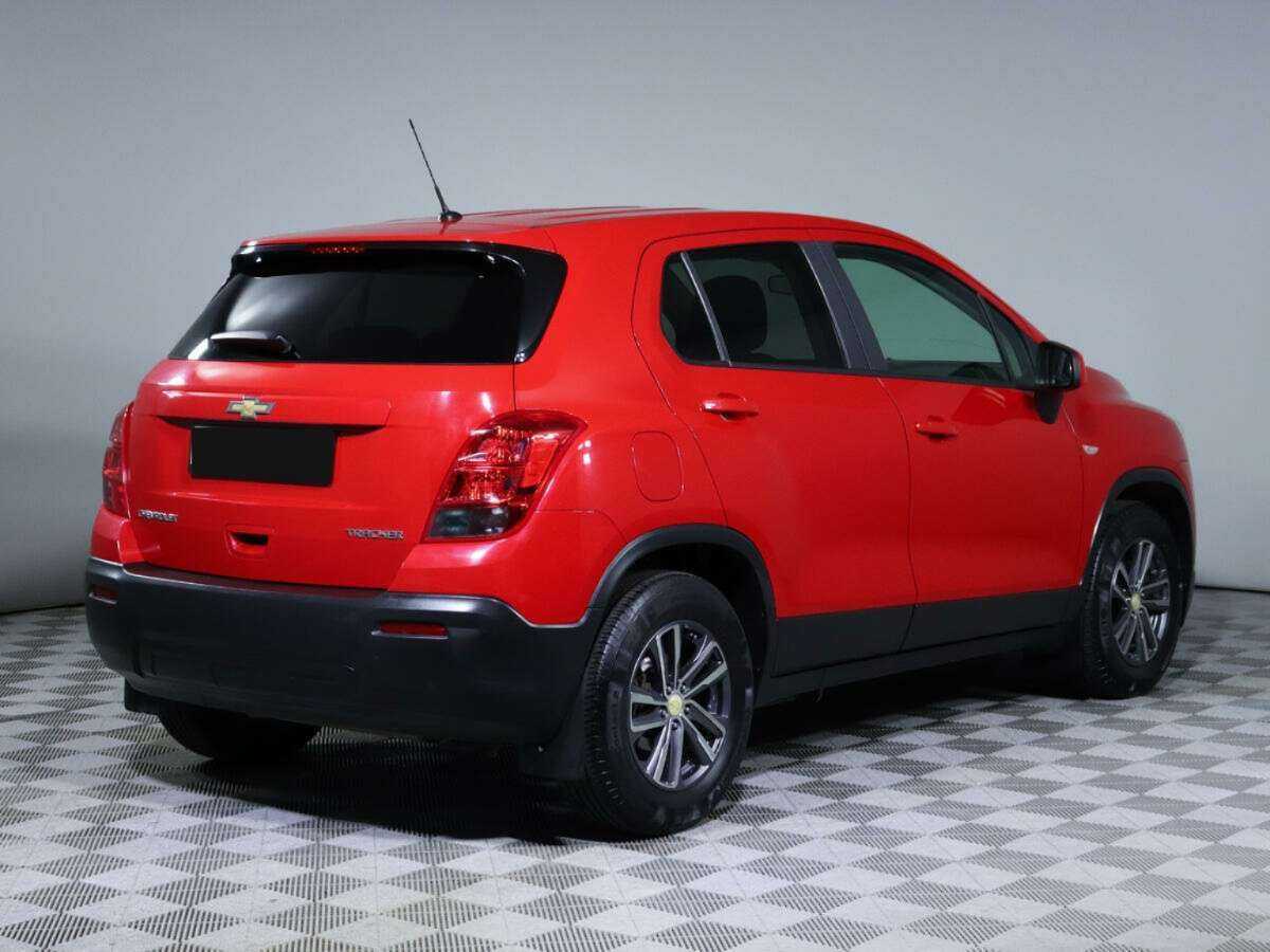Chevrolet Tracker с пробегом — 2015 год. Фото: #3