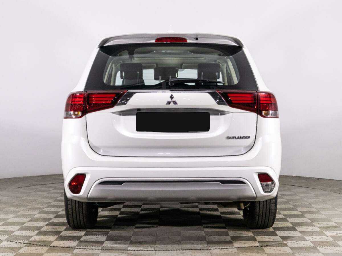Mitsubishi Outlander с пробегом — 2022 год. Фото: #4