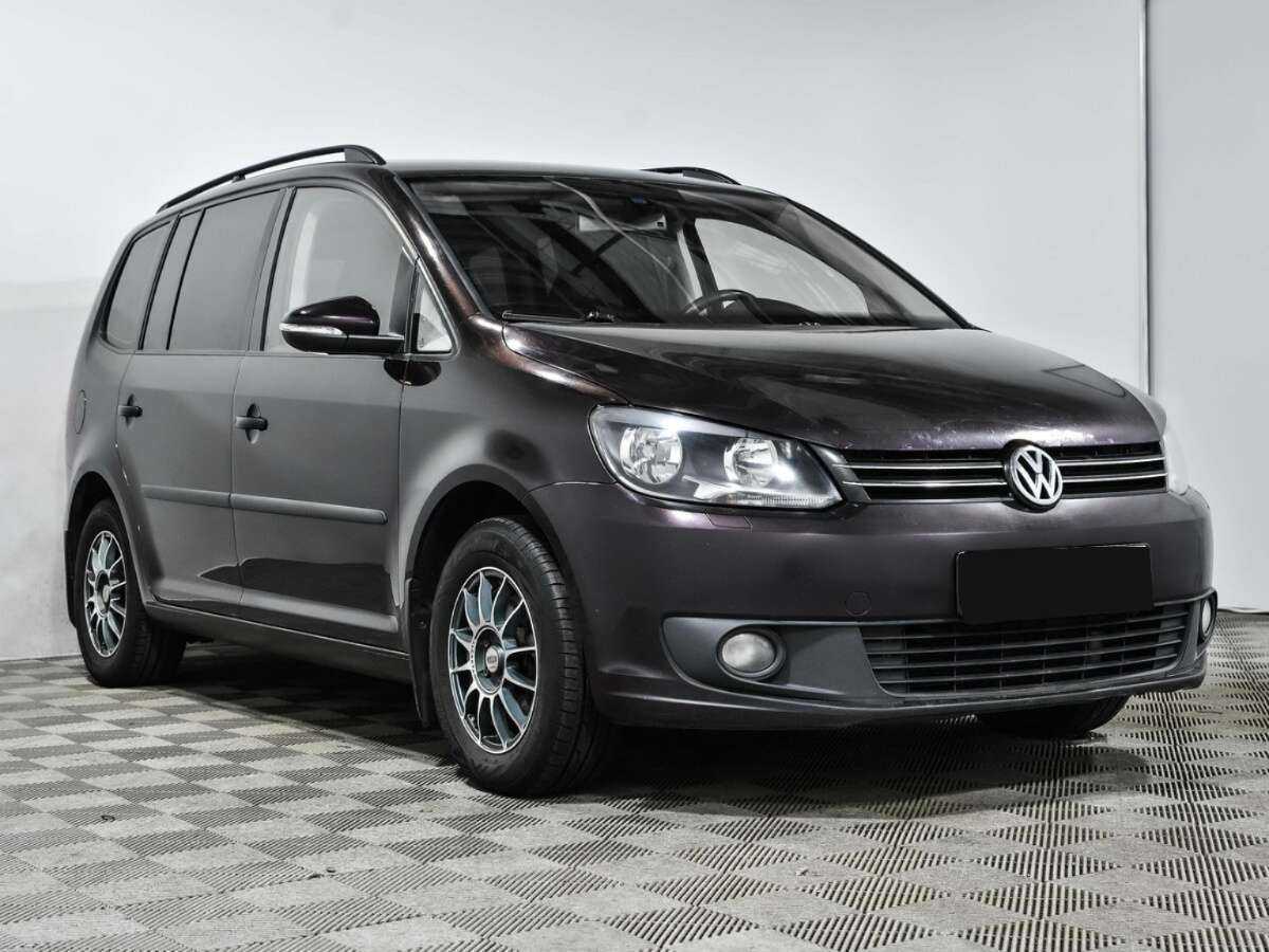 Volkswagen Touran с пробегом — 2013 год. Фото: #2