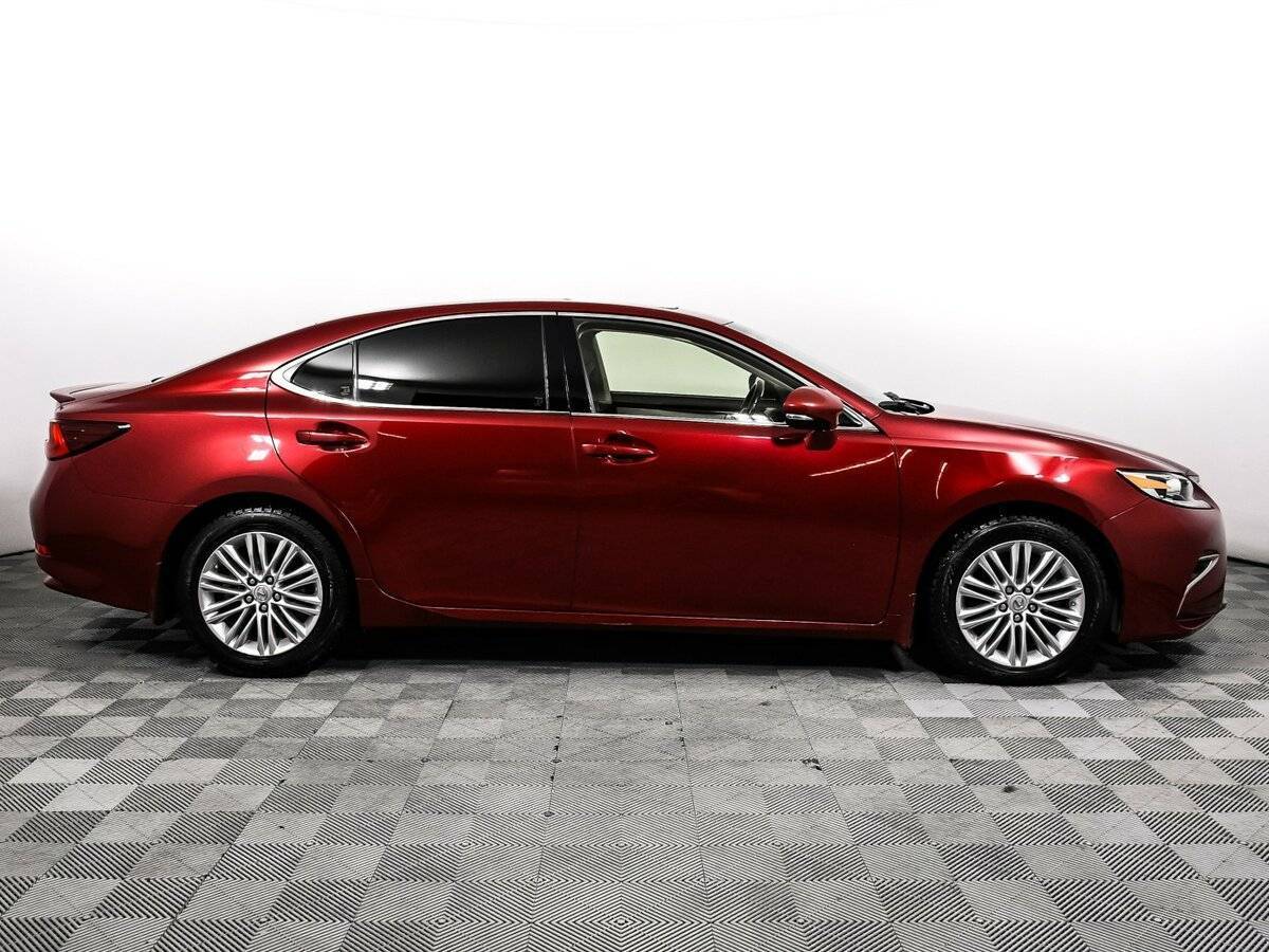 Lexus ES с пробегом — 2016 год. Фото: #3