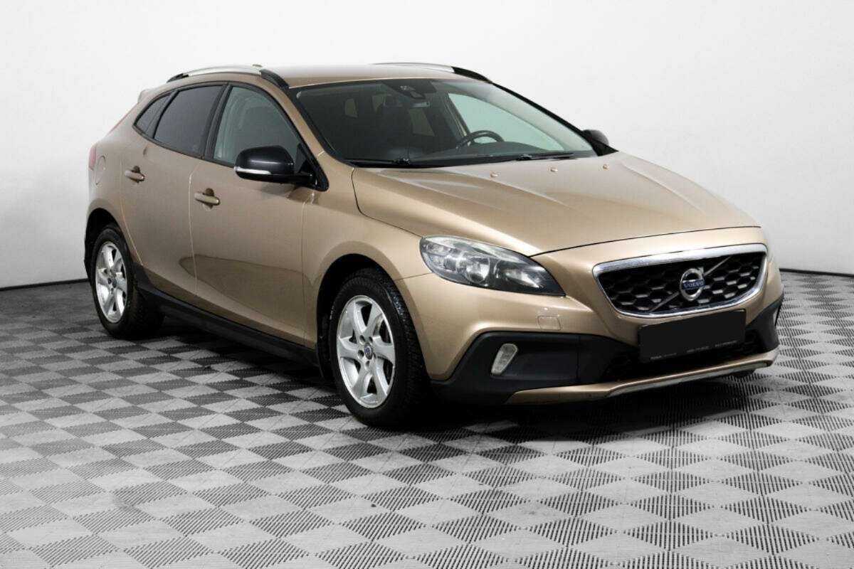 Volvo V40 Cross Country с пробегом — 2013 год. Фото: #2