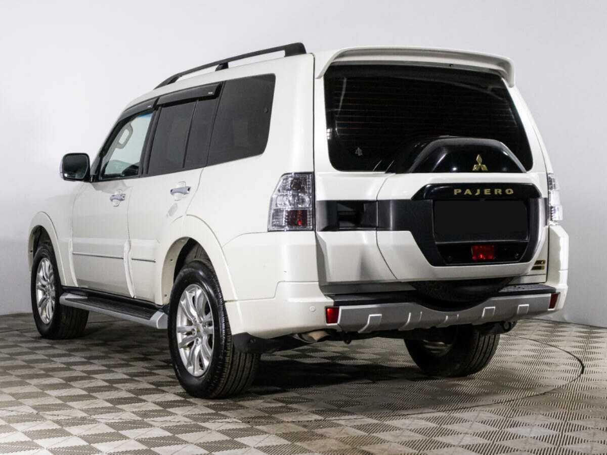 Mitsubishi Pajero с пробегом — 2019 год. Фото: #6