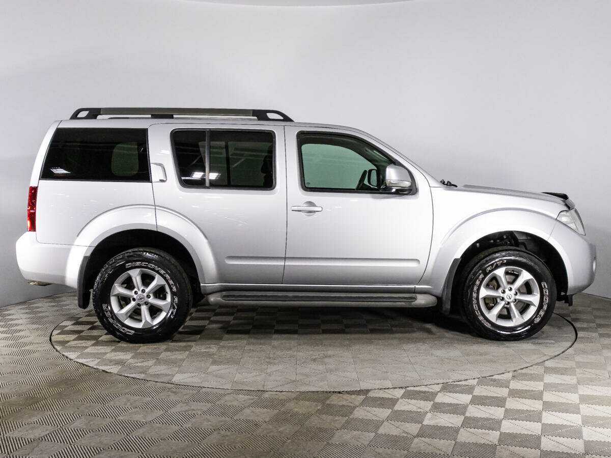 Nissan Pathfinder с пробегом — 2011 год. Фото: #3