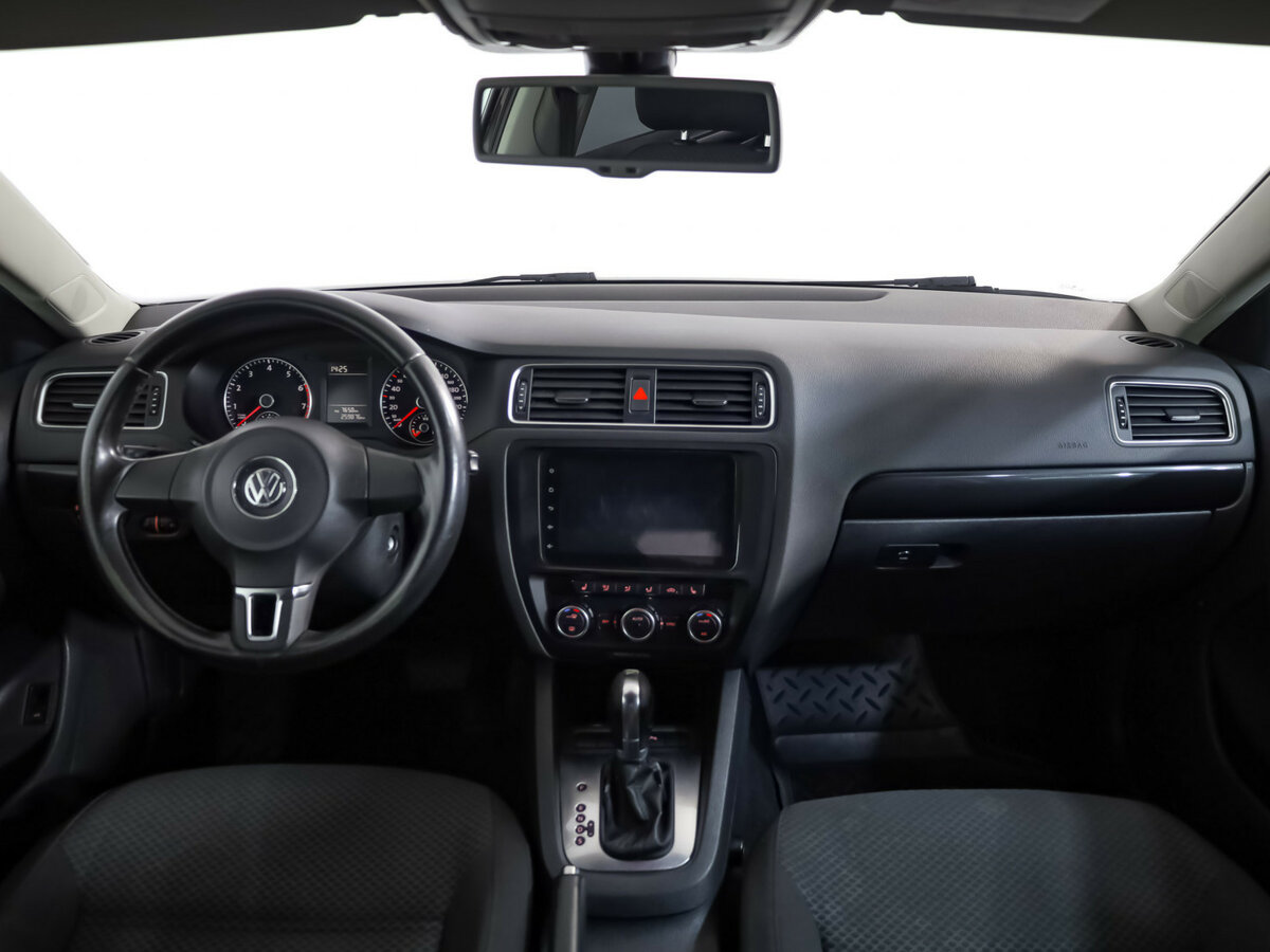 Volkswagen Jetta с пробегом — 2014 год. Фото: #7