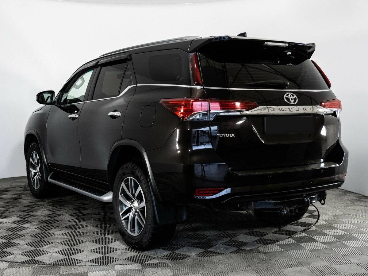 Toyota Fortuner с пробегом — 2018 год. Фото: #7