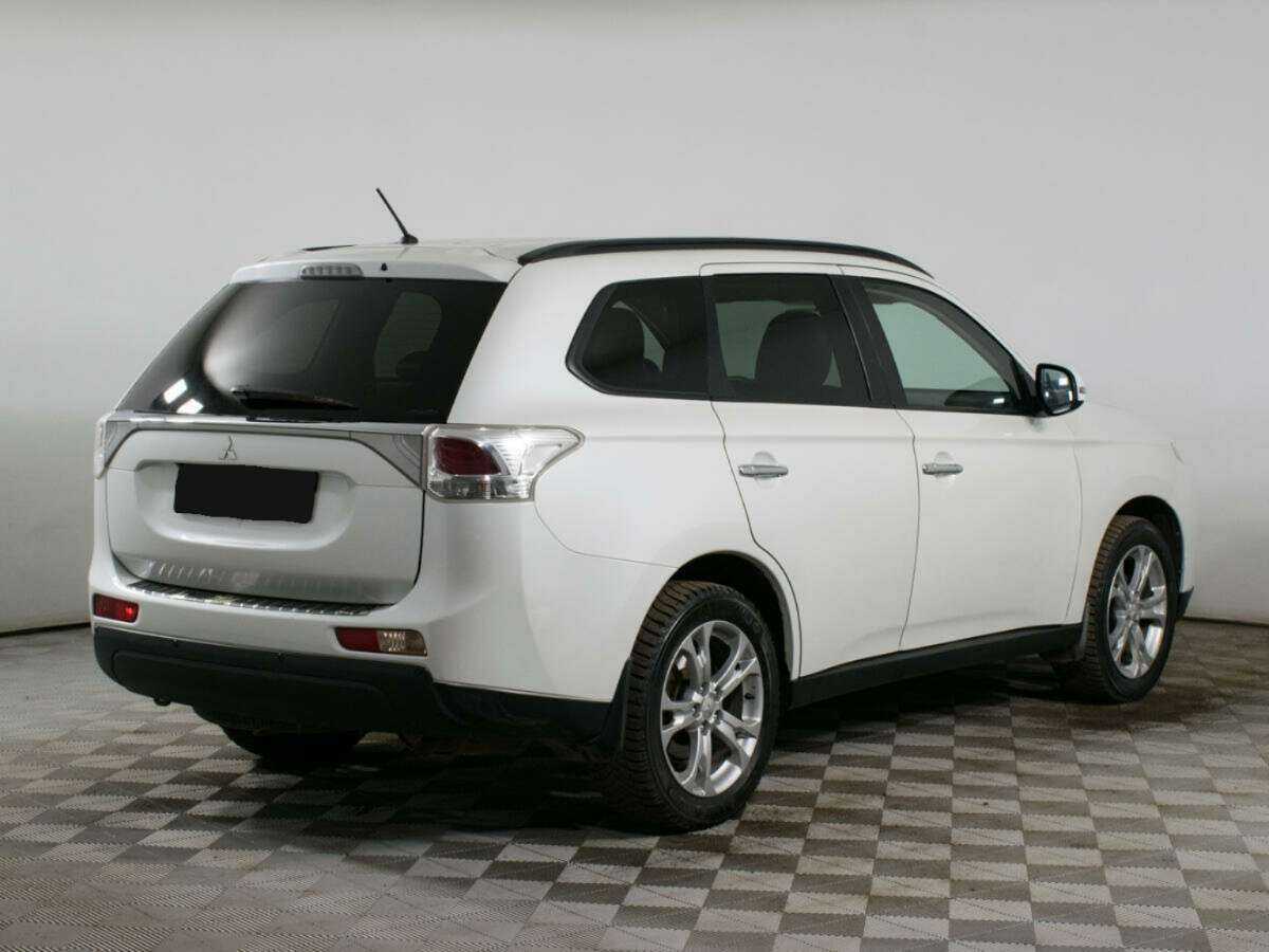 Mitsubishi Outlander с пробегом — 2013 год. Фото: #3