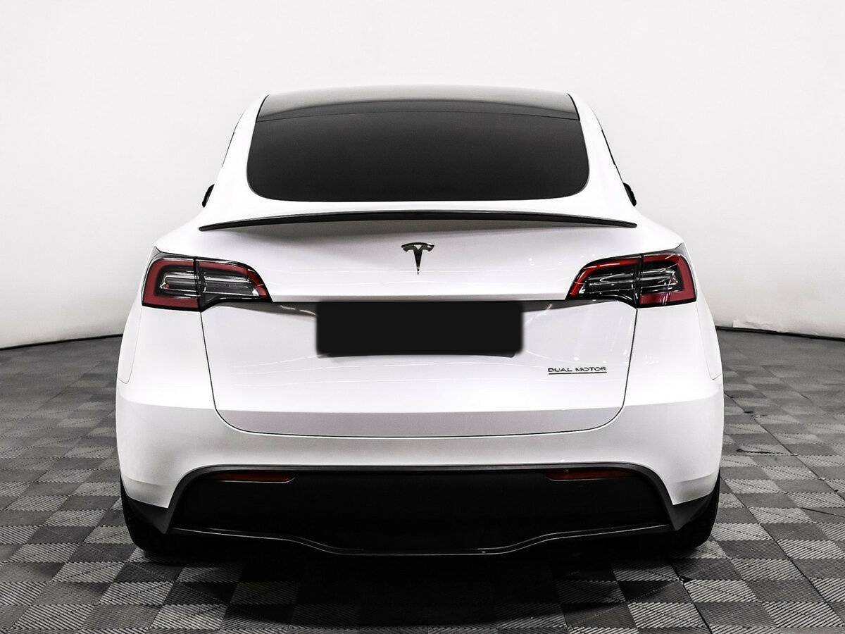 Tesla Model Y с пробегом — 2023 год. Фото: #5