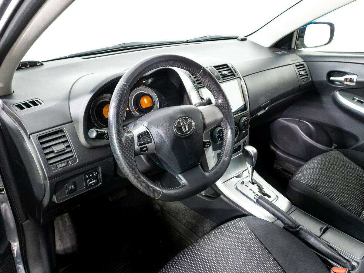 Toyota Corolla с пробегом — 2011 год. Фото: #10