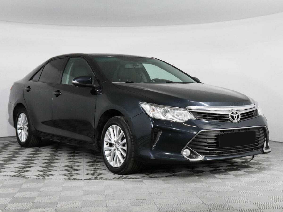 Toyota Camry с пробегом — 2015 год. Фото: #2
