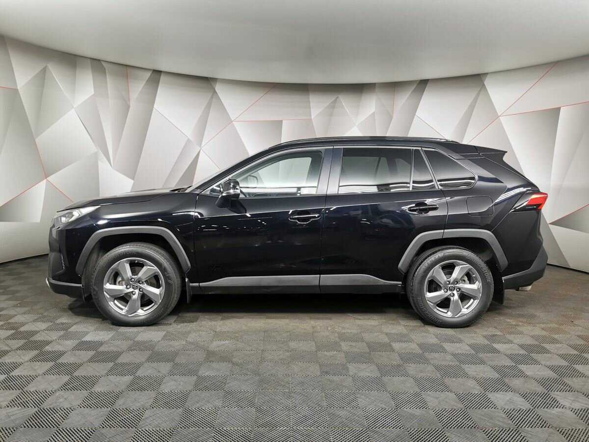 Toyota RAV4 с пробегом — 2021 год. Фото: #4