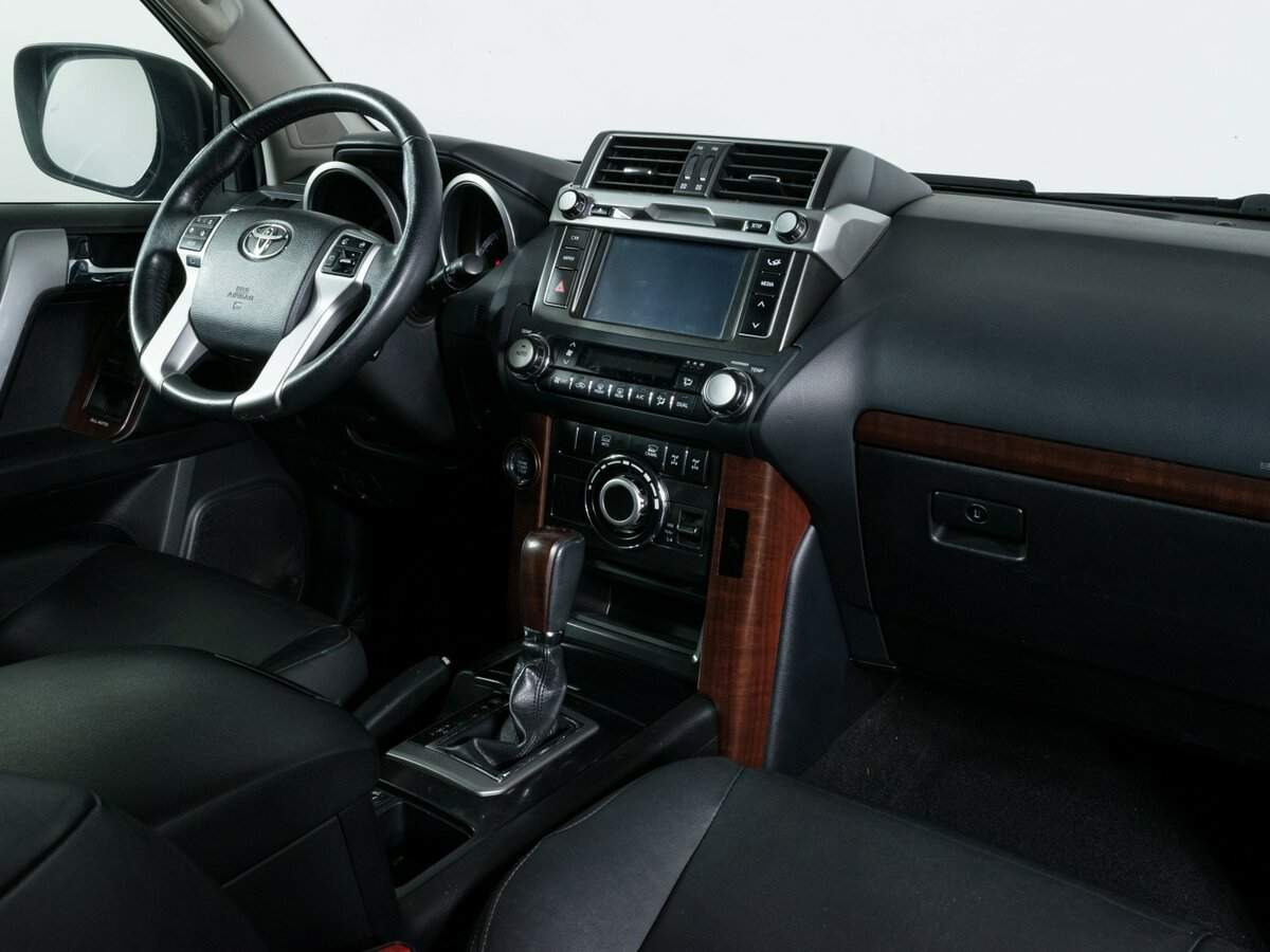 Toyota Land Cruiser Prado с пробегом — 2016 год. Фото: #9