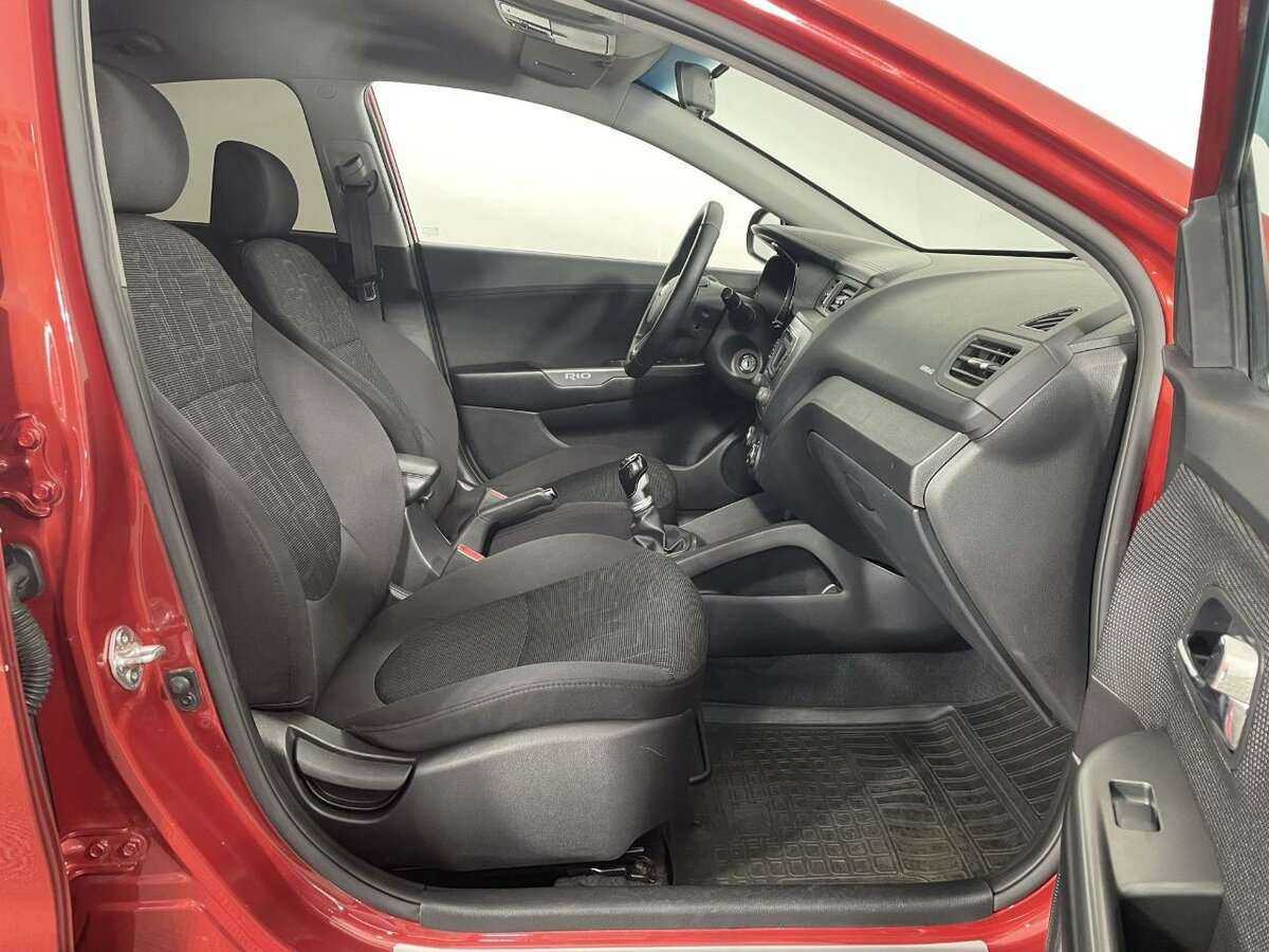 Kia Rio с пробегом — 2013 год. Фото: #13