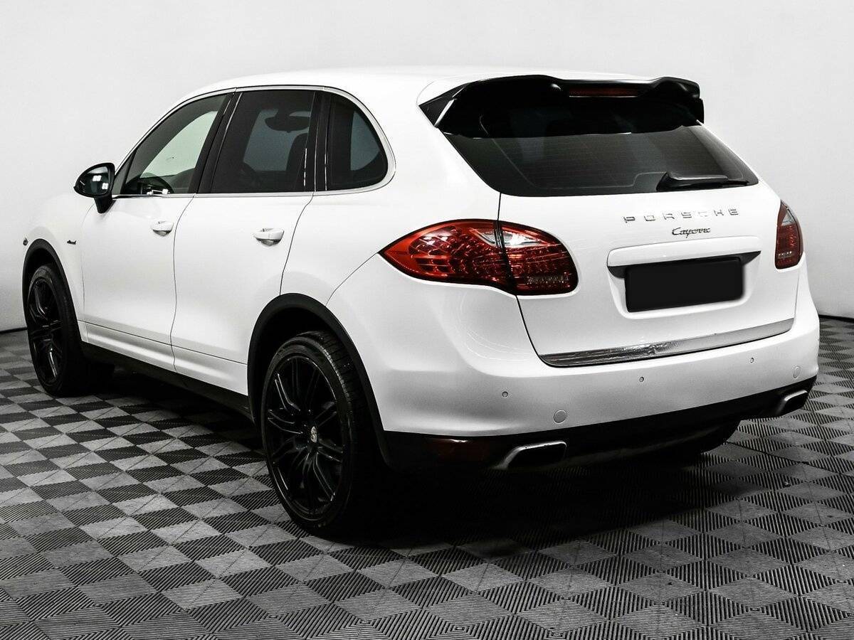 Porsche Cayenne с пробегом — 2012 год. Фото: #6