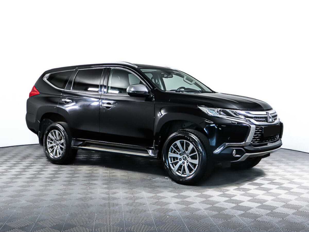 Mitsubishi Pajero Sport с пробегом — 2016 год. Фото: #2