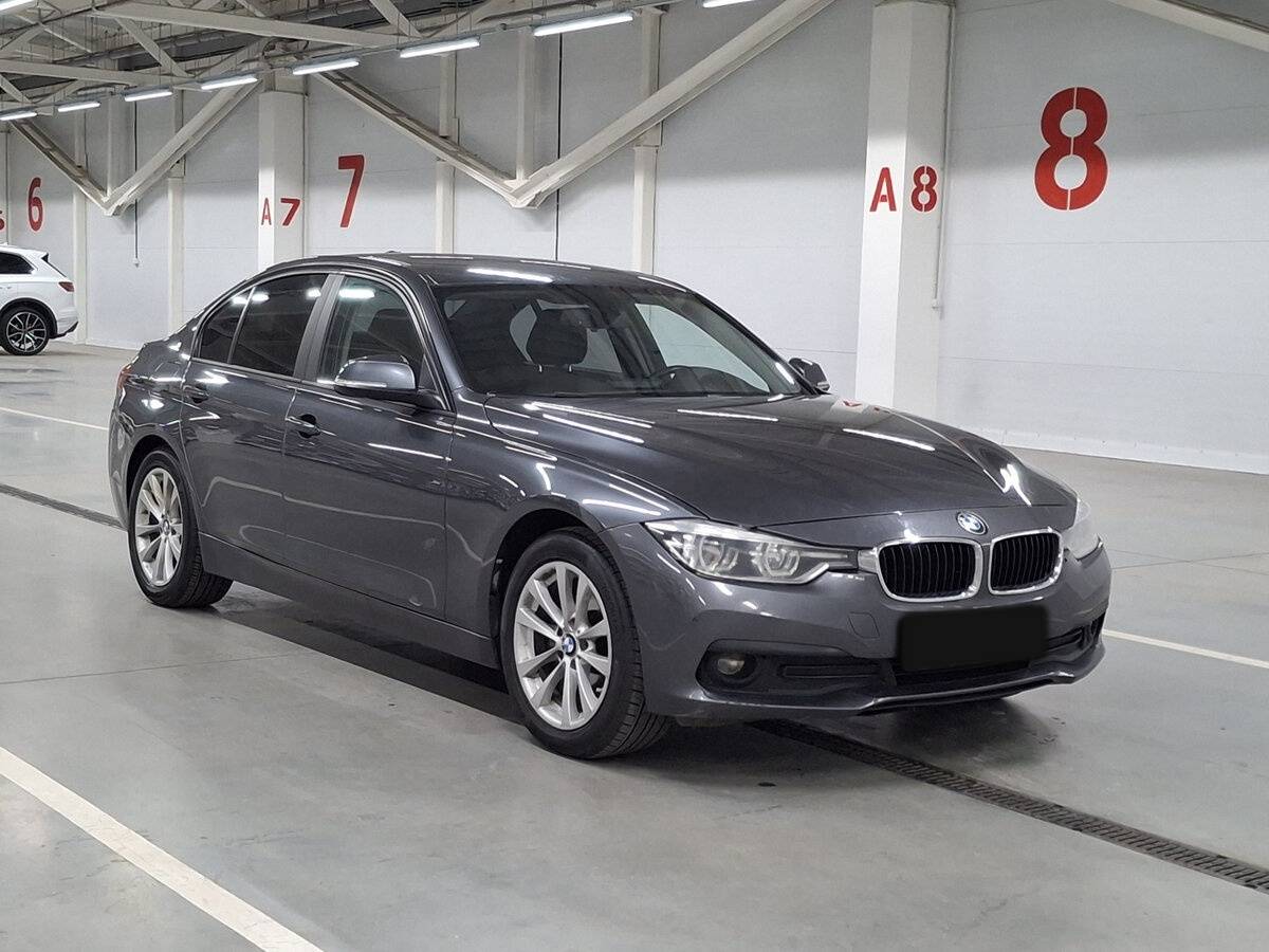 BMW 3 серии с пробегом — 2018 год. Фото: #2