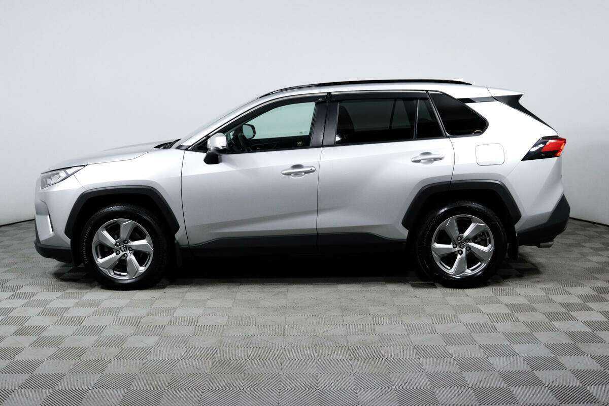 Toyota RAV4 с пробегом — 2021 год. Фото: #7