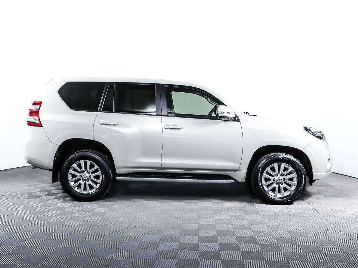 Toyota Land Cruiser Prado с пробегом — 2015 год. Фото: #3