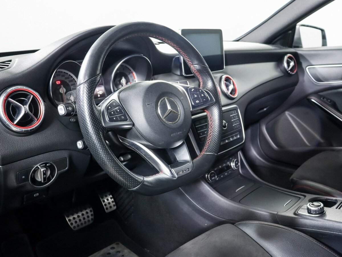 Mercedes-Benz CLA с пробегом — 2015 год. Фото: #10