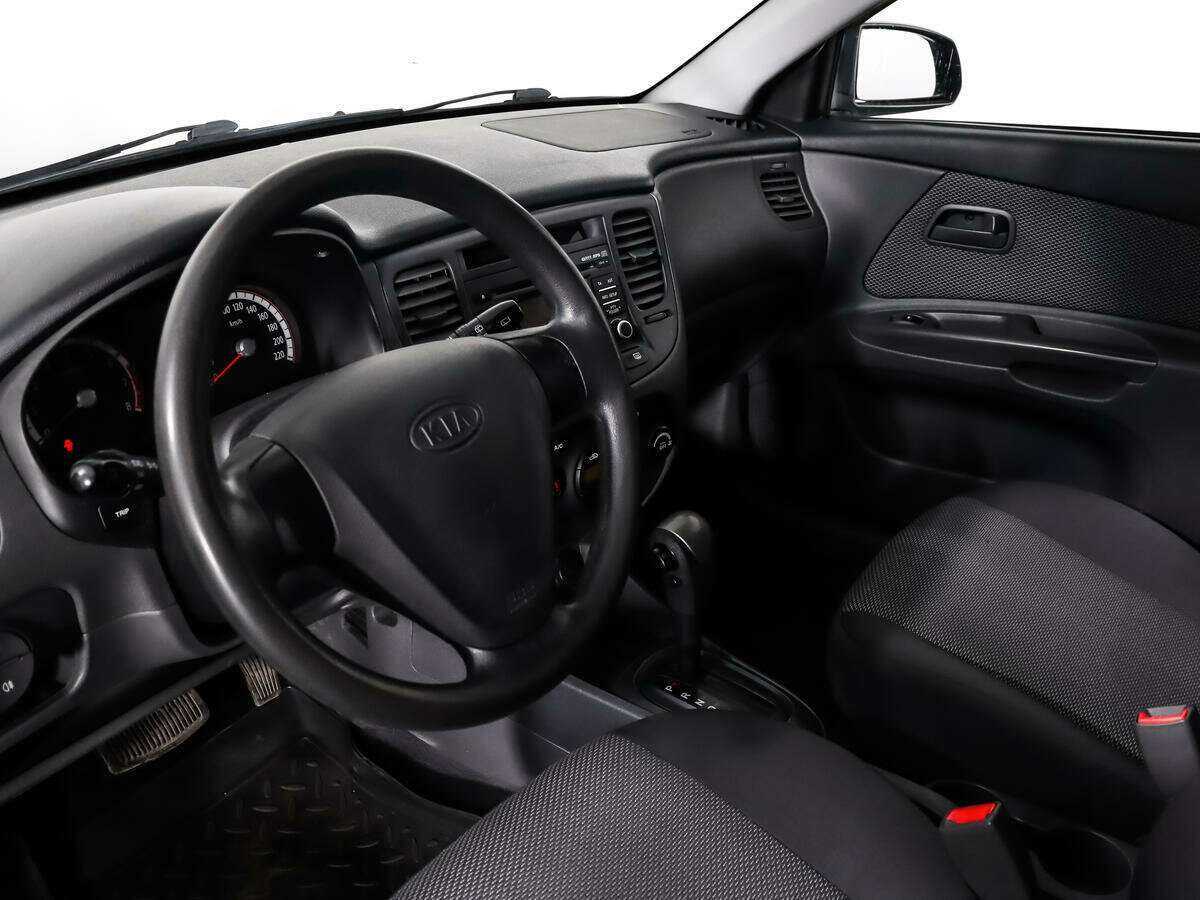 Kia Rio с пробегом — 2009 год. Фото: #6