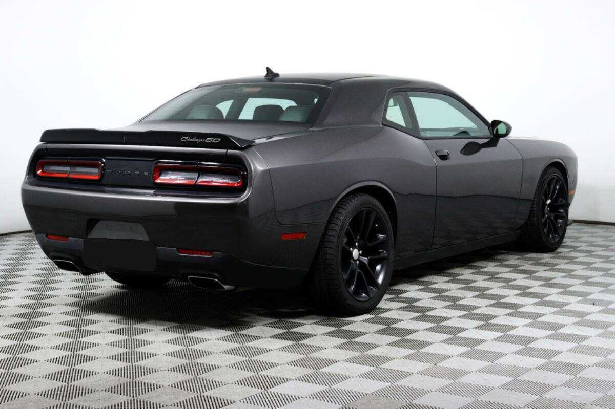 Dodge Challenger с пробегом — 2020 год. Фото: #4