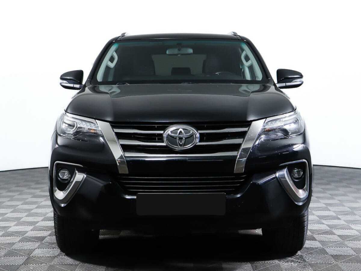 Toyota Fortuner с пробегом — 2017 год. Фото: #1