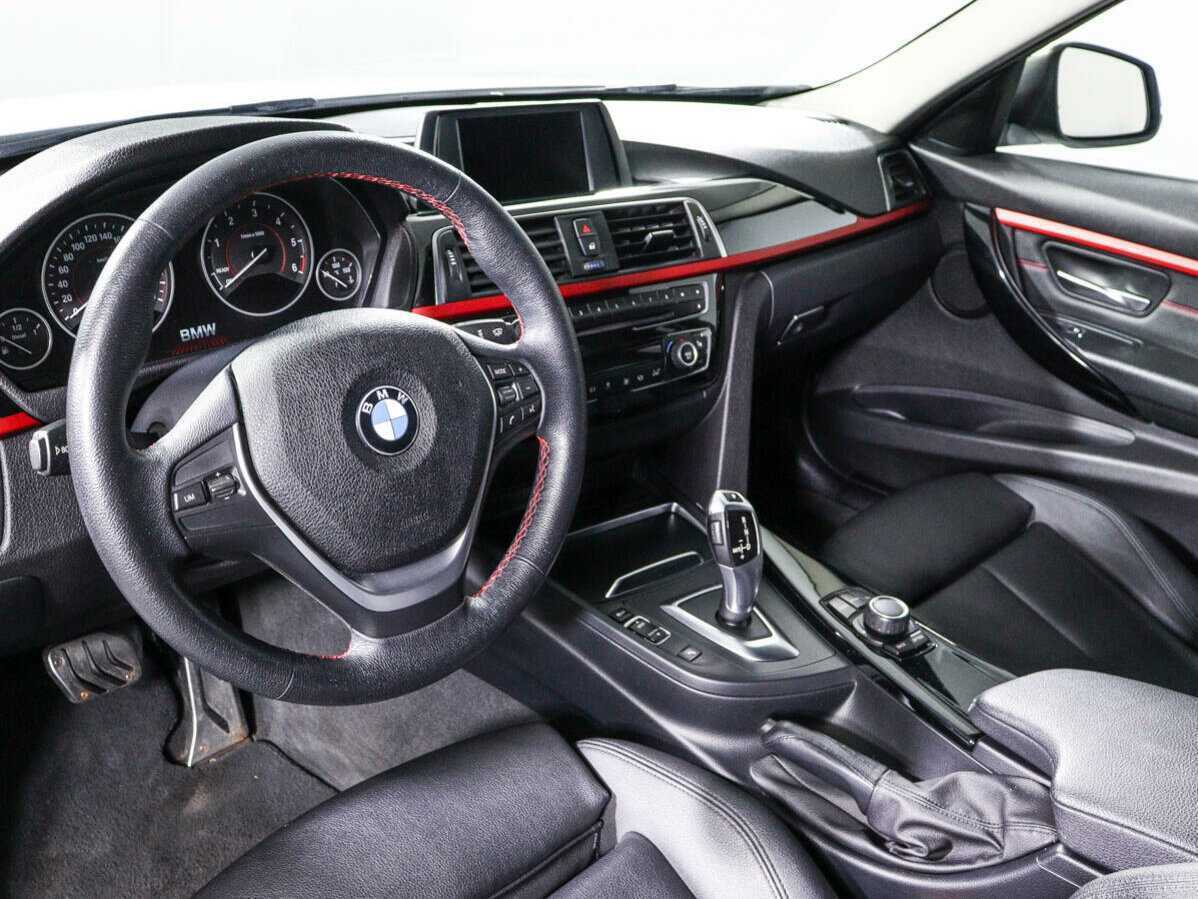 BMW 3 серии с пробегом — 2016 год. Фото: #11