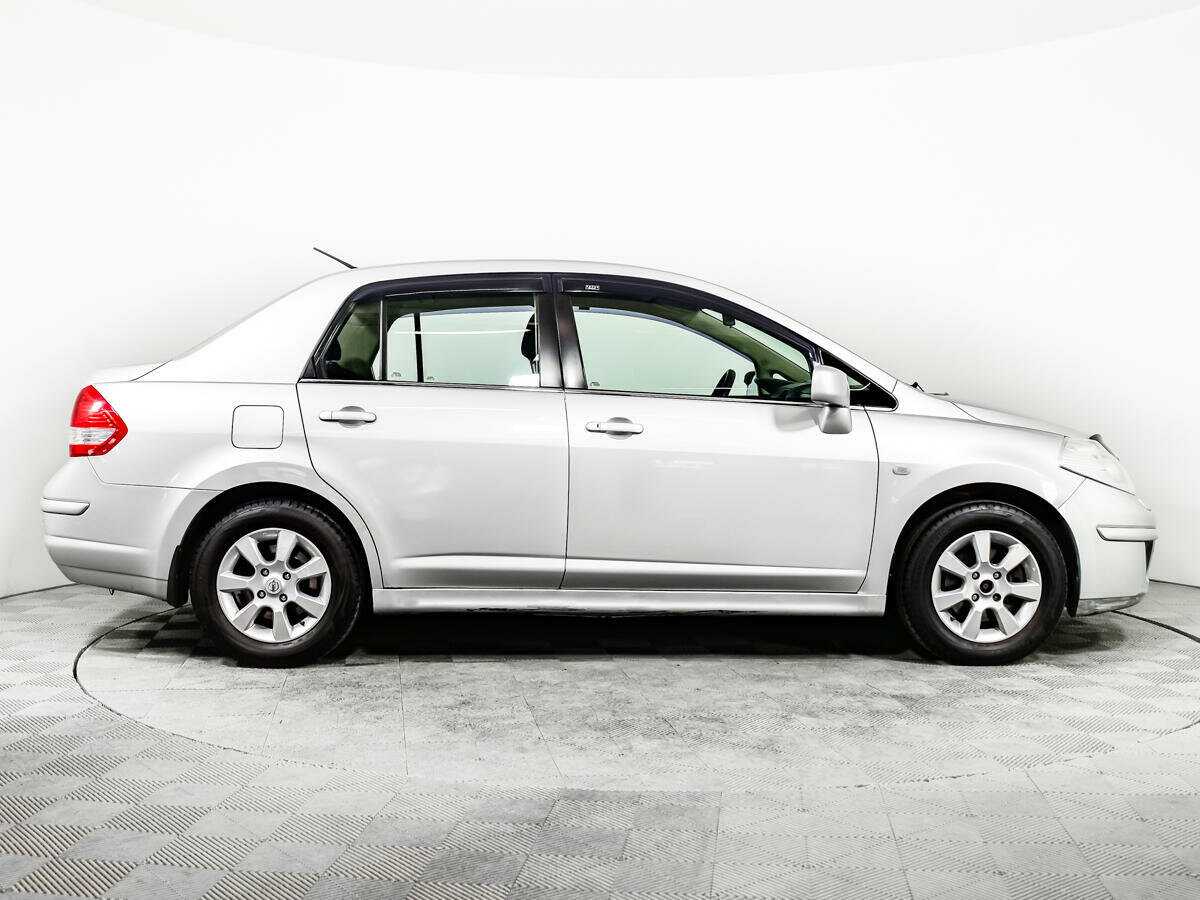 Nissan Tiida с пробегом — 2011 год. Фото: #3