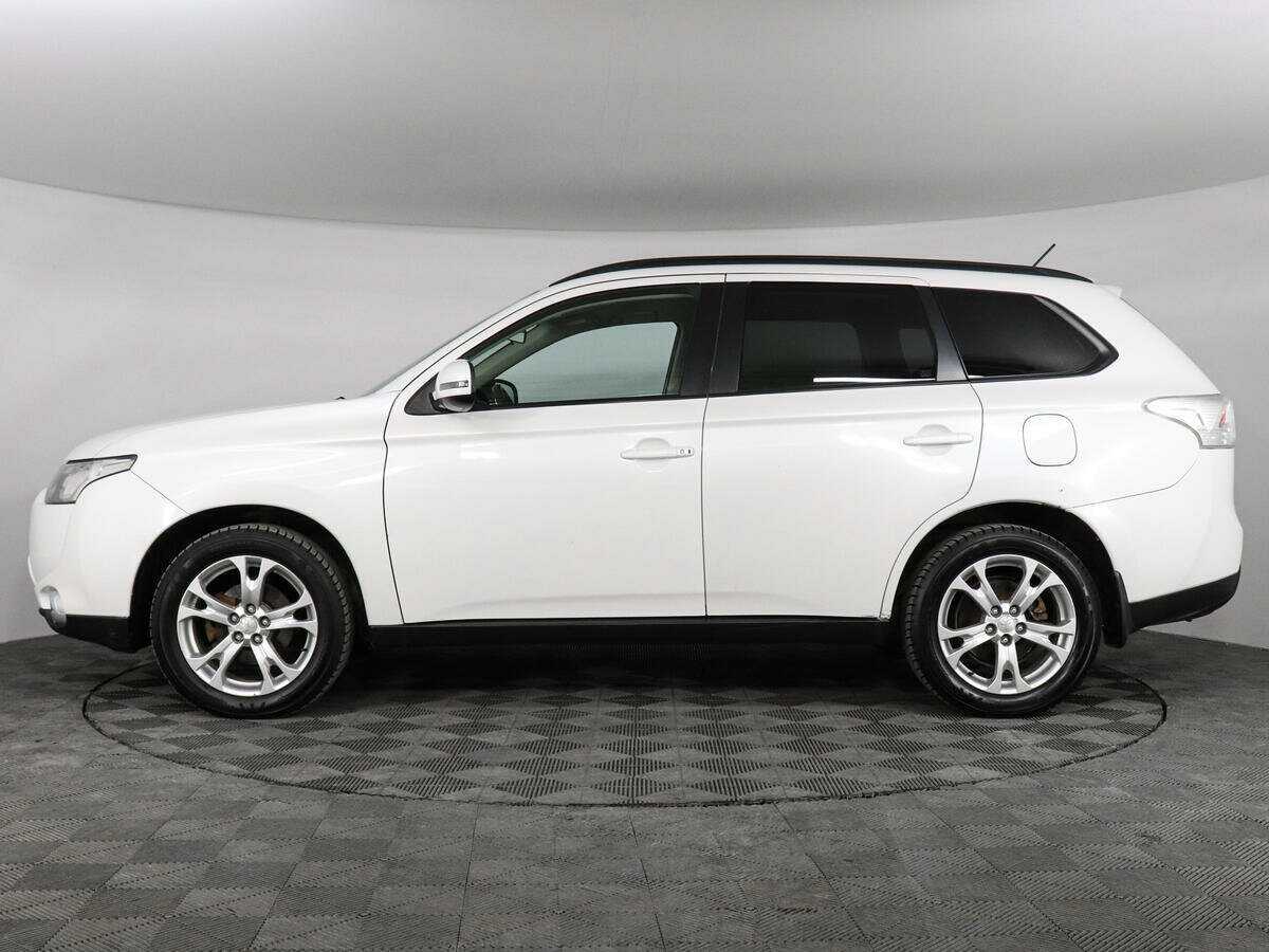 Mitsubishi Outlander с пробегом — 2013 год. Фото: #7