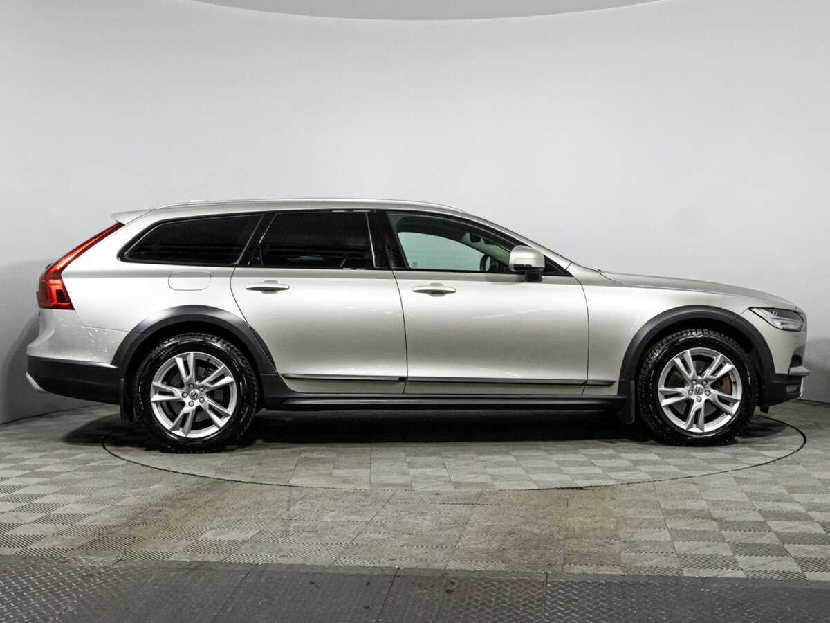 Volvo V90 Cross Country с пробегом — 2017 год. Фото: #3
