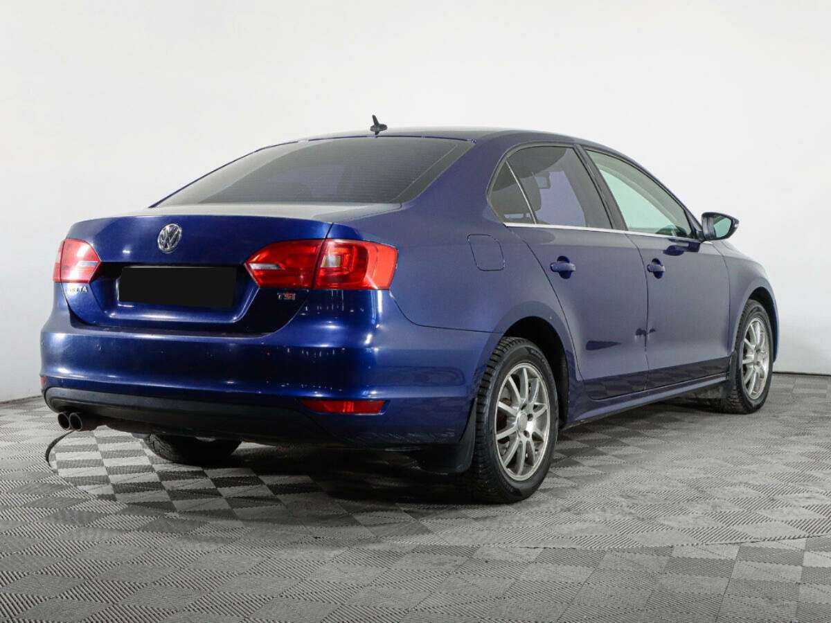 Volkswagen Jetta с пробегом — 2011 год. Фото: #4