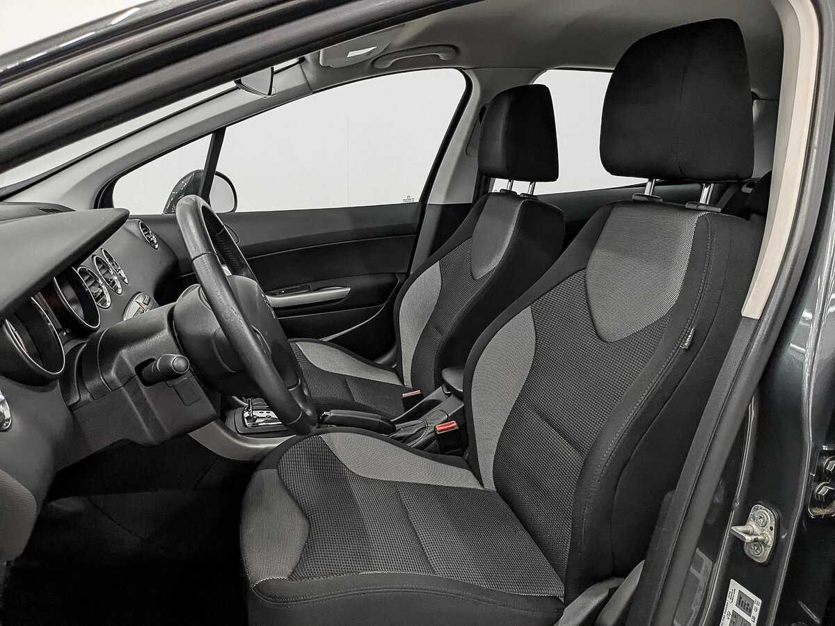 Peugeot 308 с пробегом — 2012 год. Фото: #17