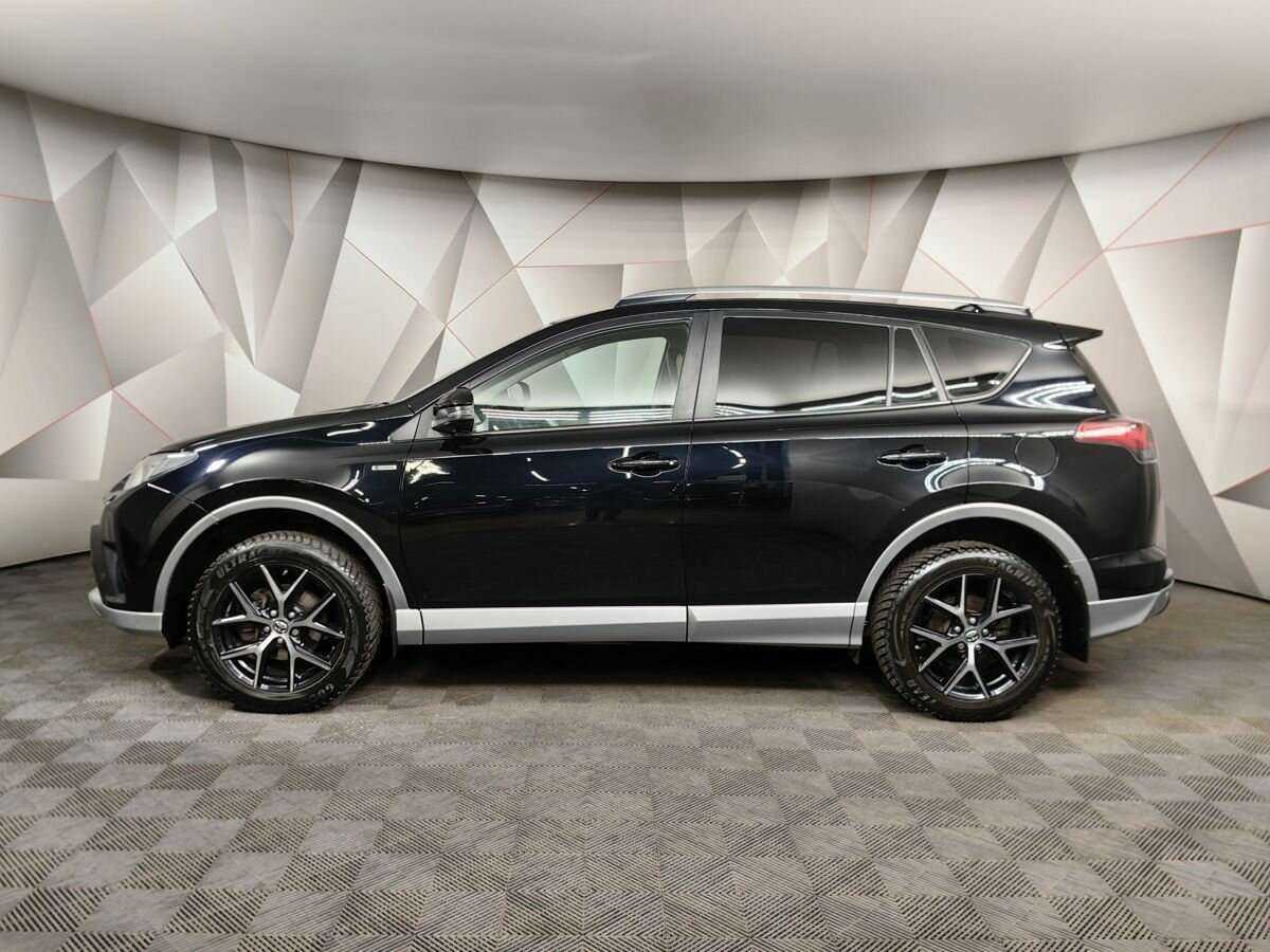 Toyota RAV4 с пробегом — 2017 год. Фото: #4