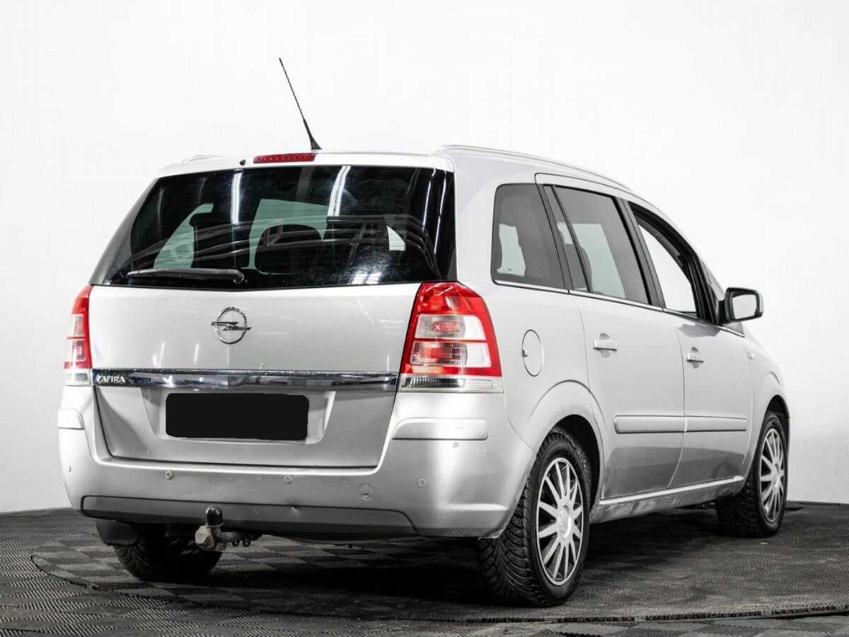 Opel Zafira с пробегом — 2011 год. Фото: #3