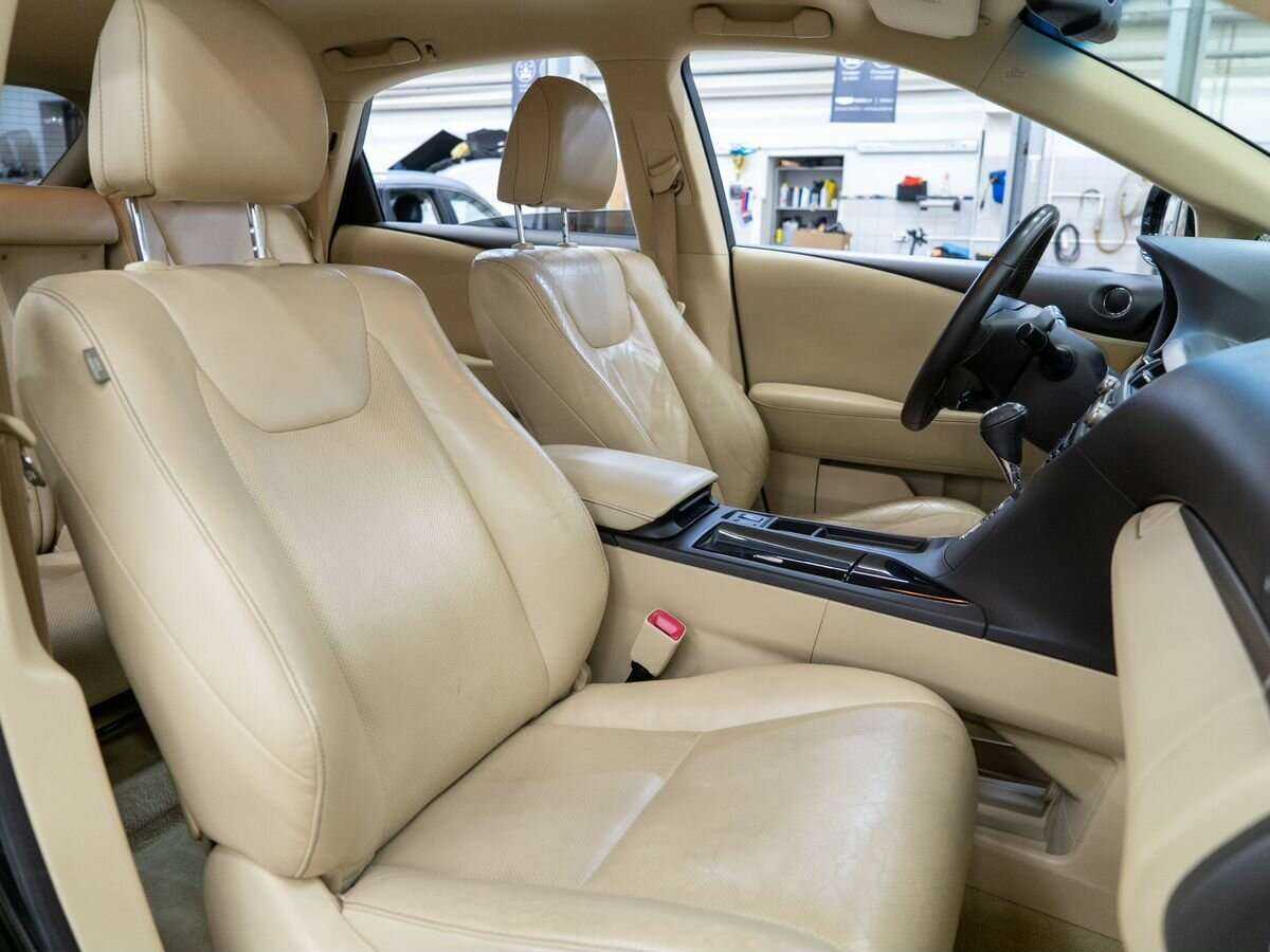 Lexus RX с пробегом — 2012 год. Фото: #9