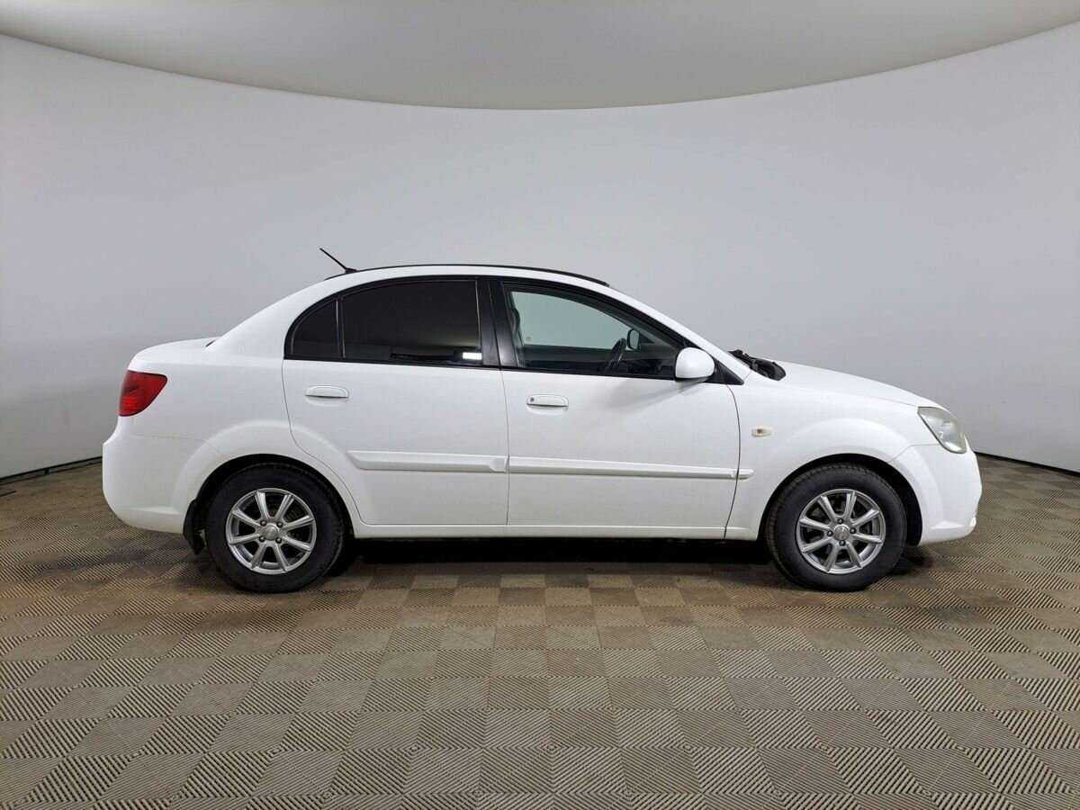 Kia Rio с пробегом — 2011 год. Фото: #3