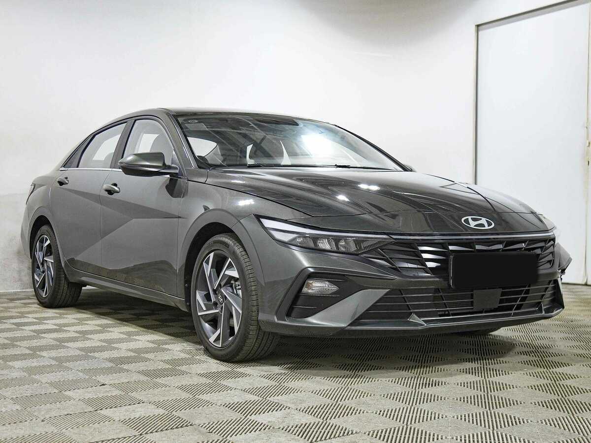 Hyundai Elantra с пробегом — 2023 год. Фото: #2