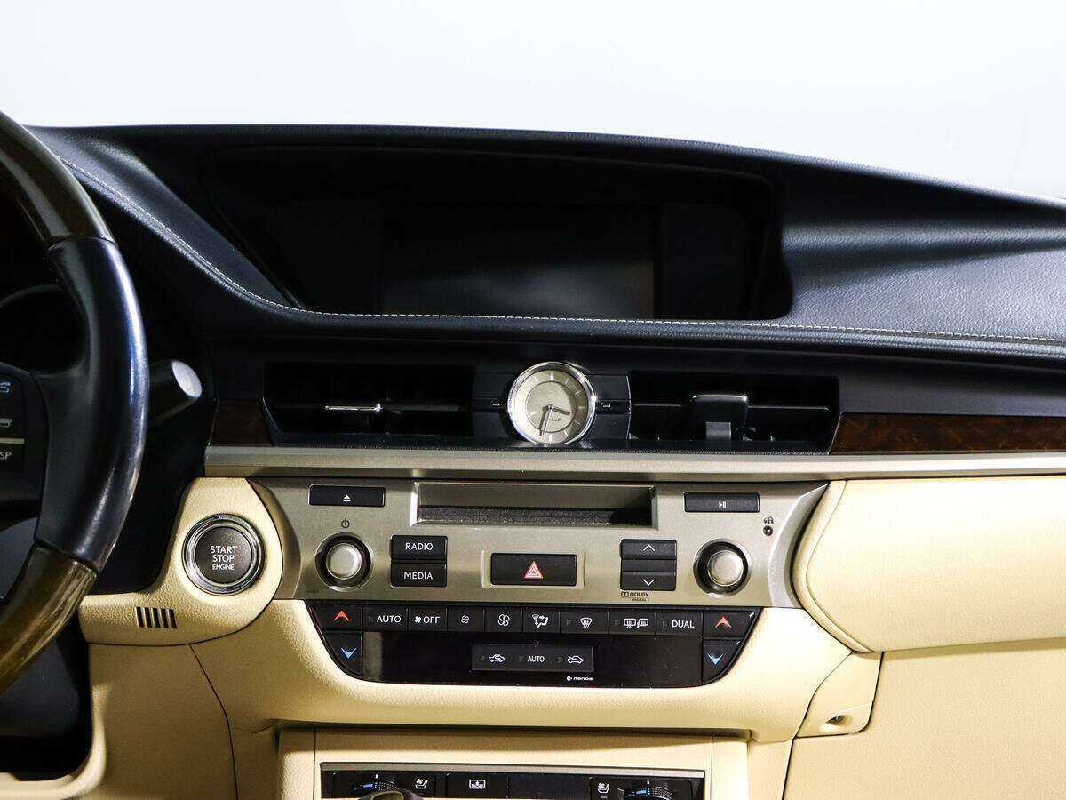 Lexus ES с пробегом — 2013 год. Фото: #10