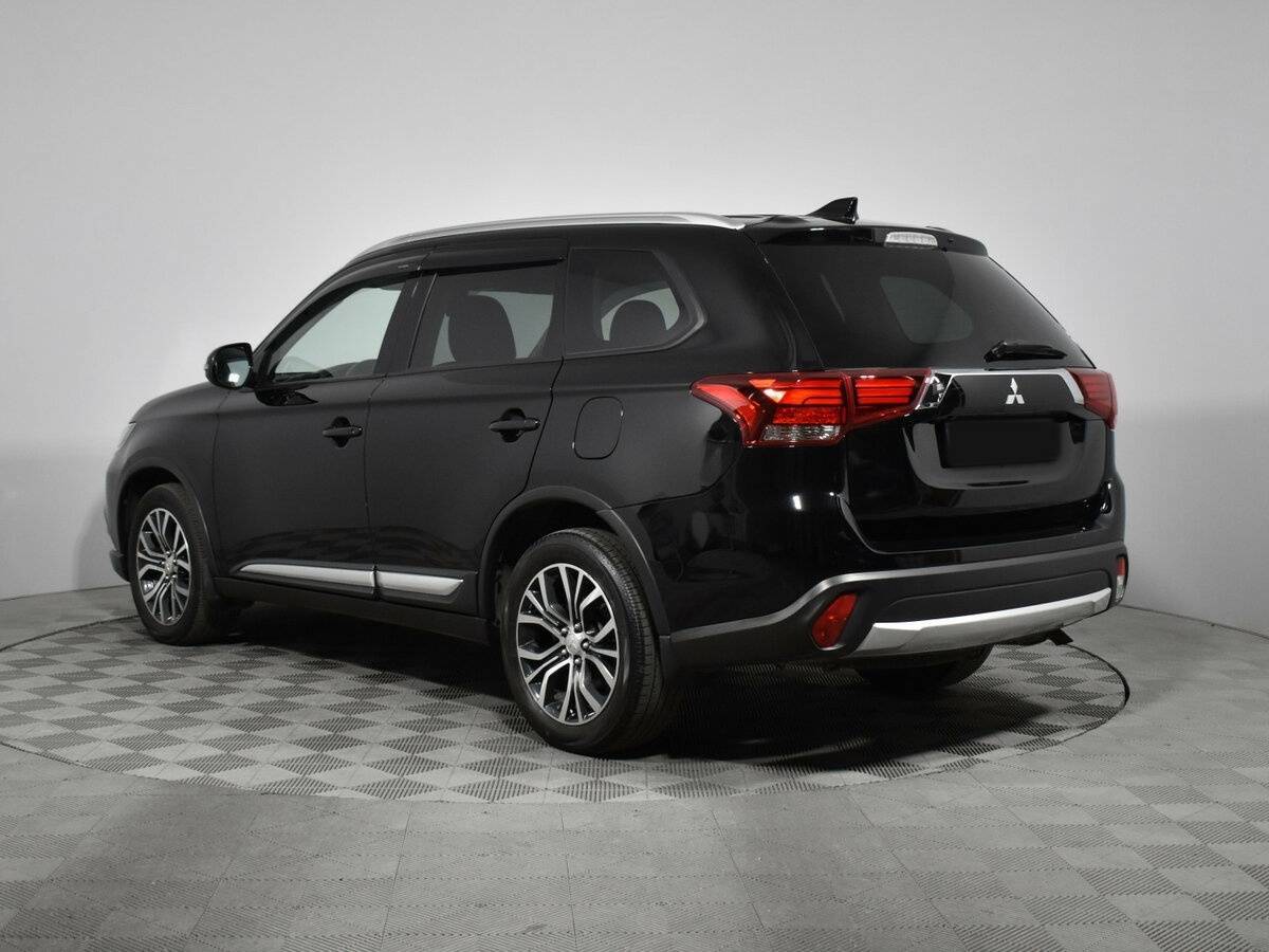 Mitsubishi Outlander с пробегом — 2018 год. Фото: #6