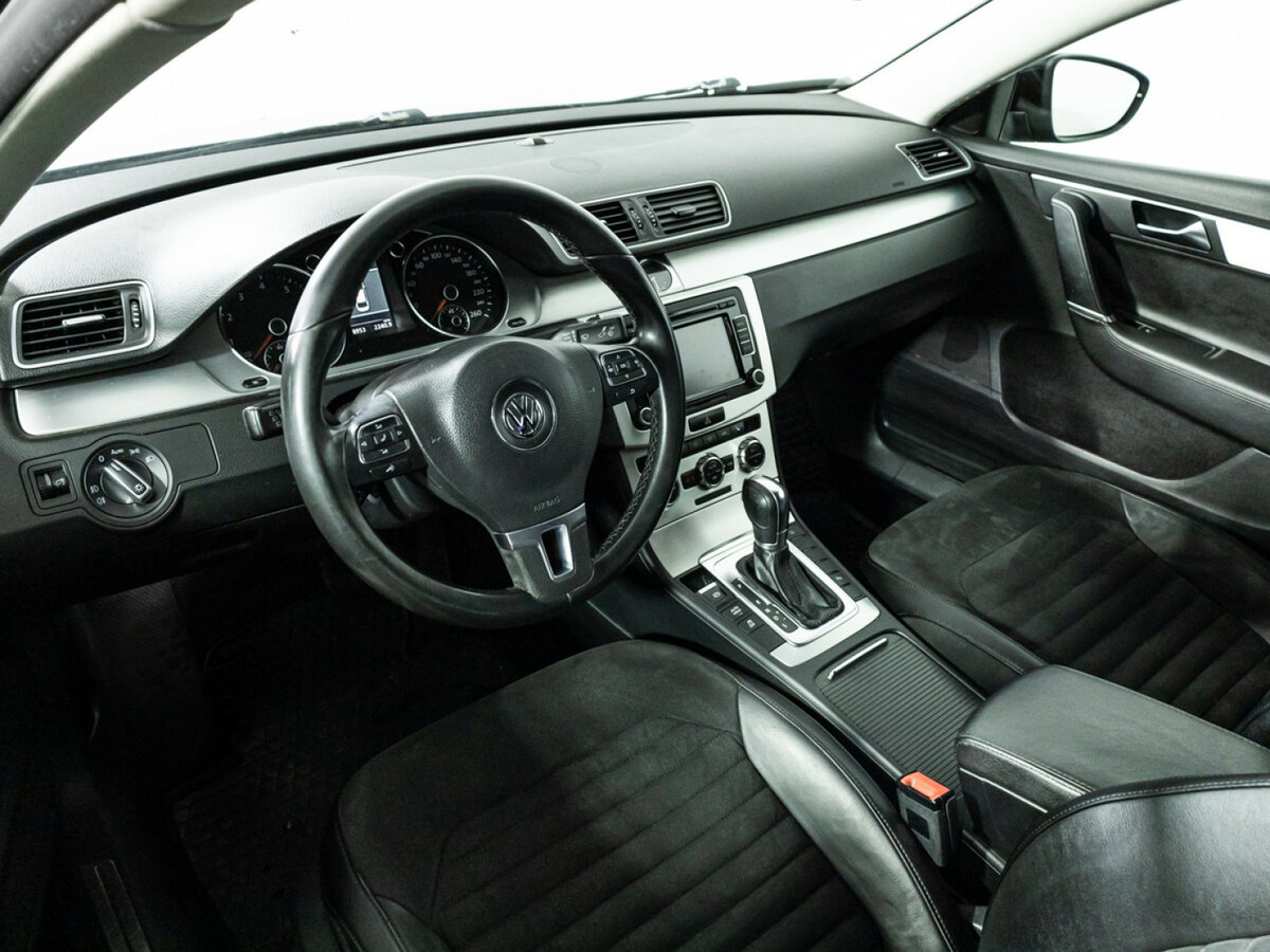 Volkswagen Passat с пробегом — 2011 год. Фото: #9