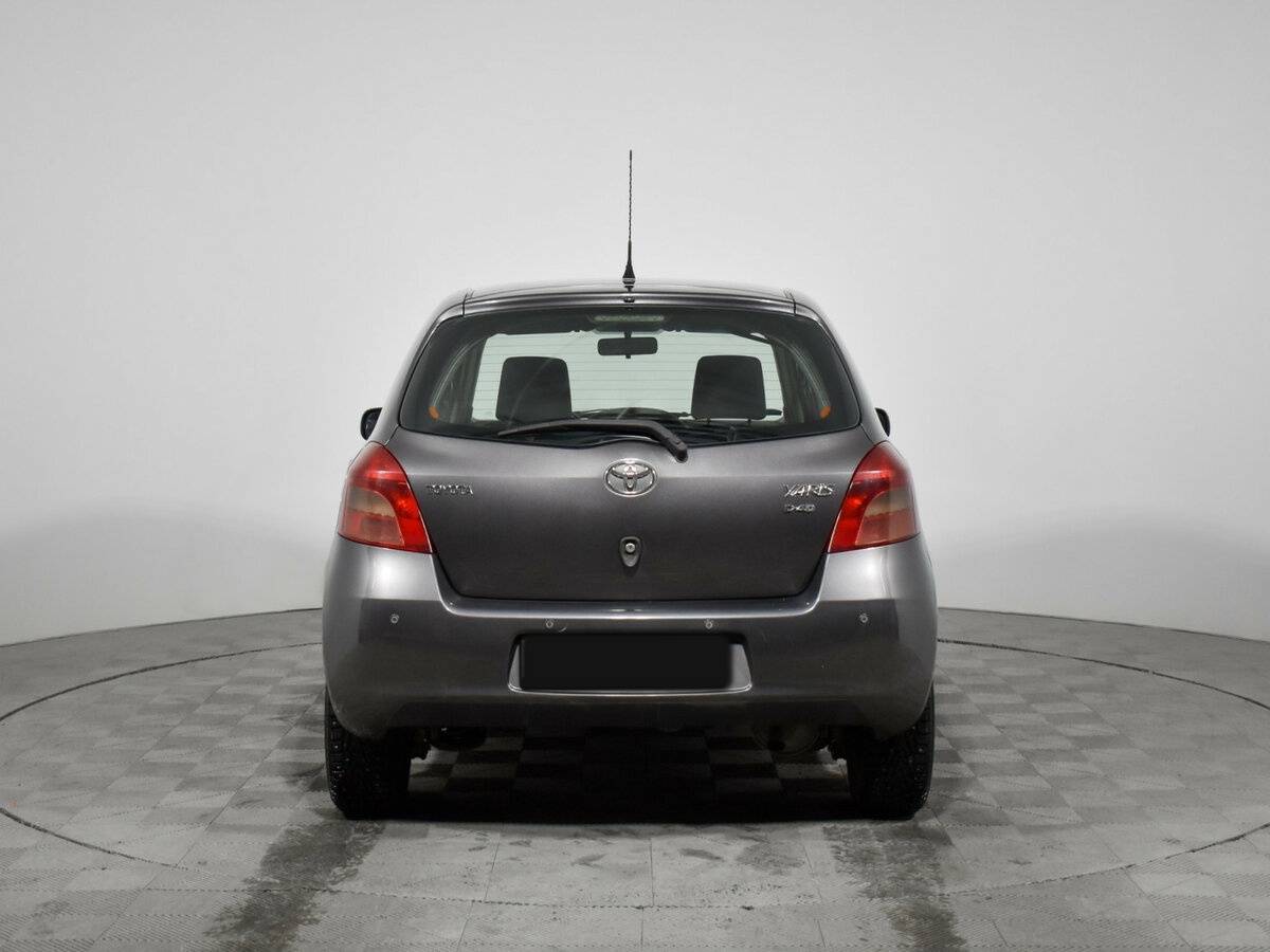 Toyota Yaris с пробегом — 2008 год. Фото: #5