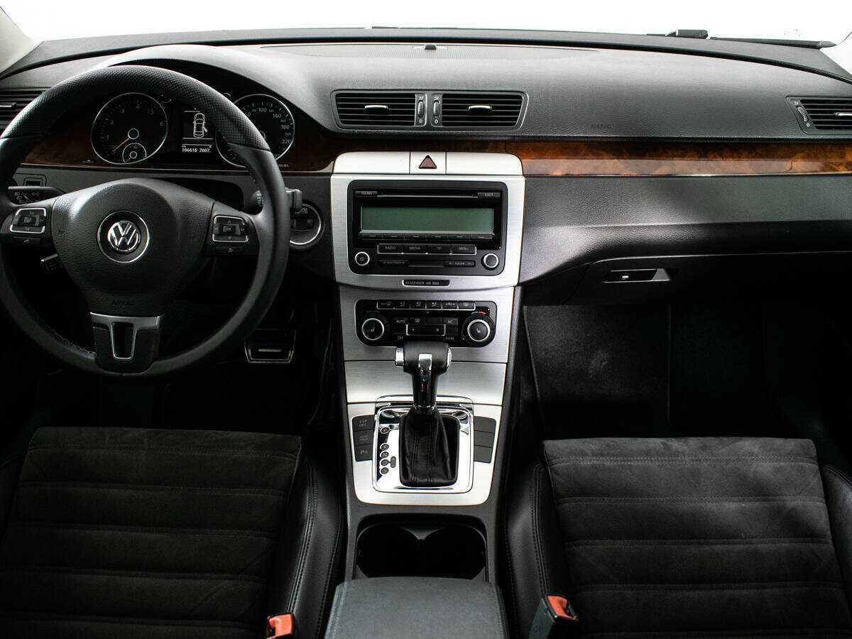 Volkswagen Passat с пробегом — 2010 год. Фото: #10