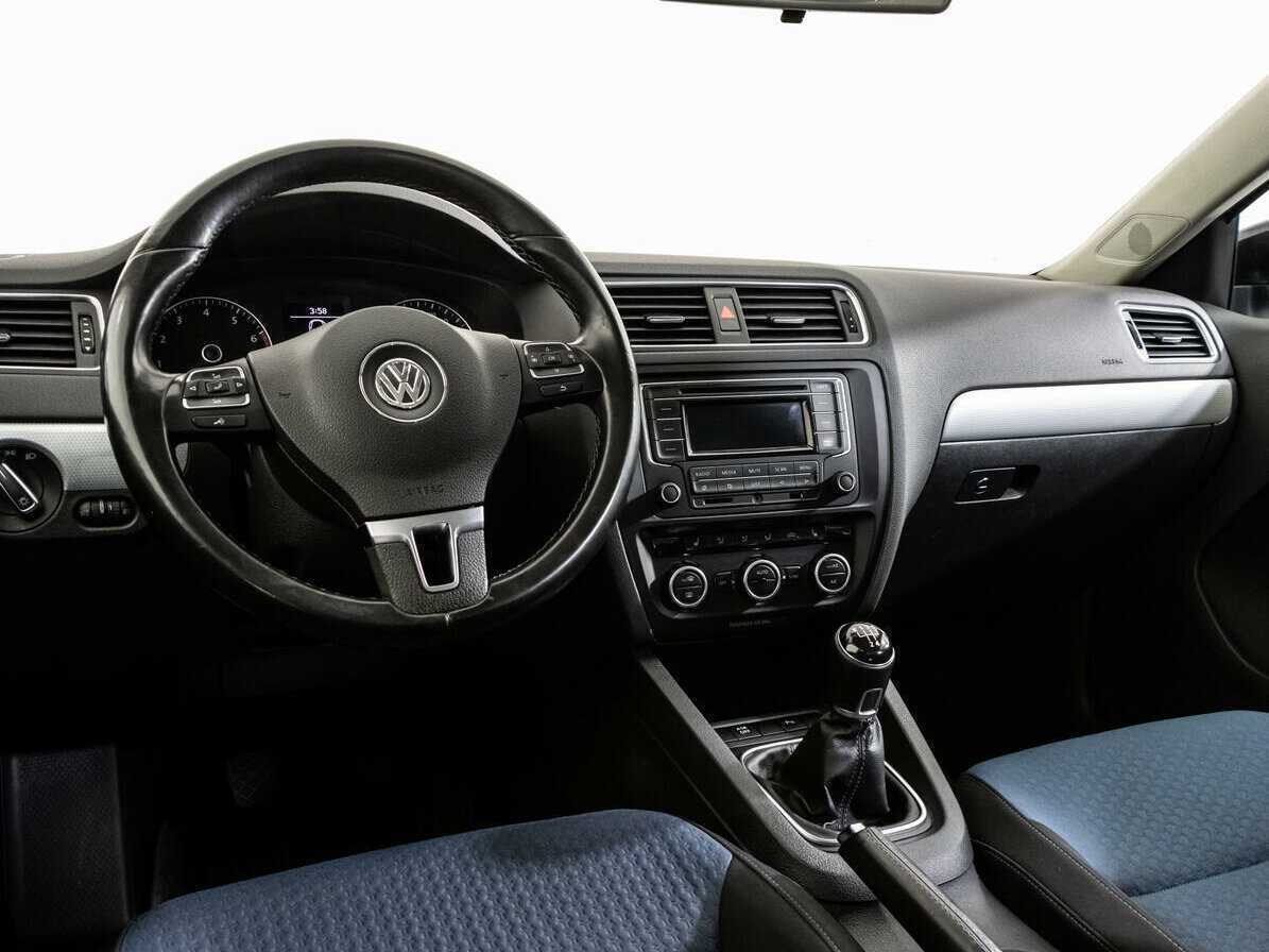 Volkswagen Jetta с пробегом — 2013 год. Фото: #8
