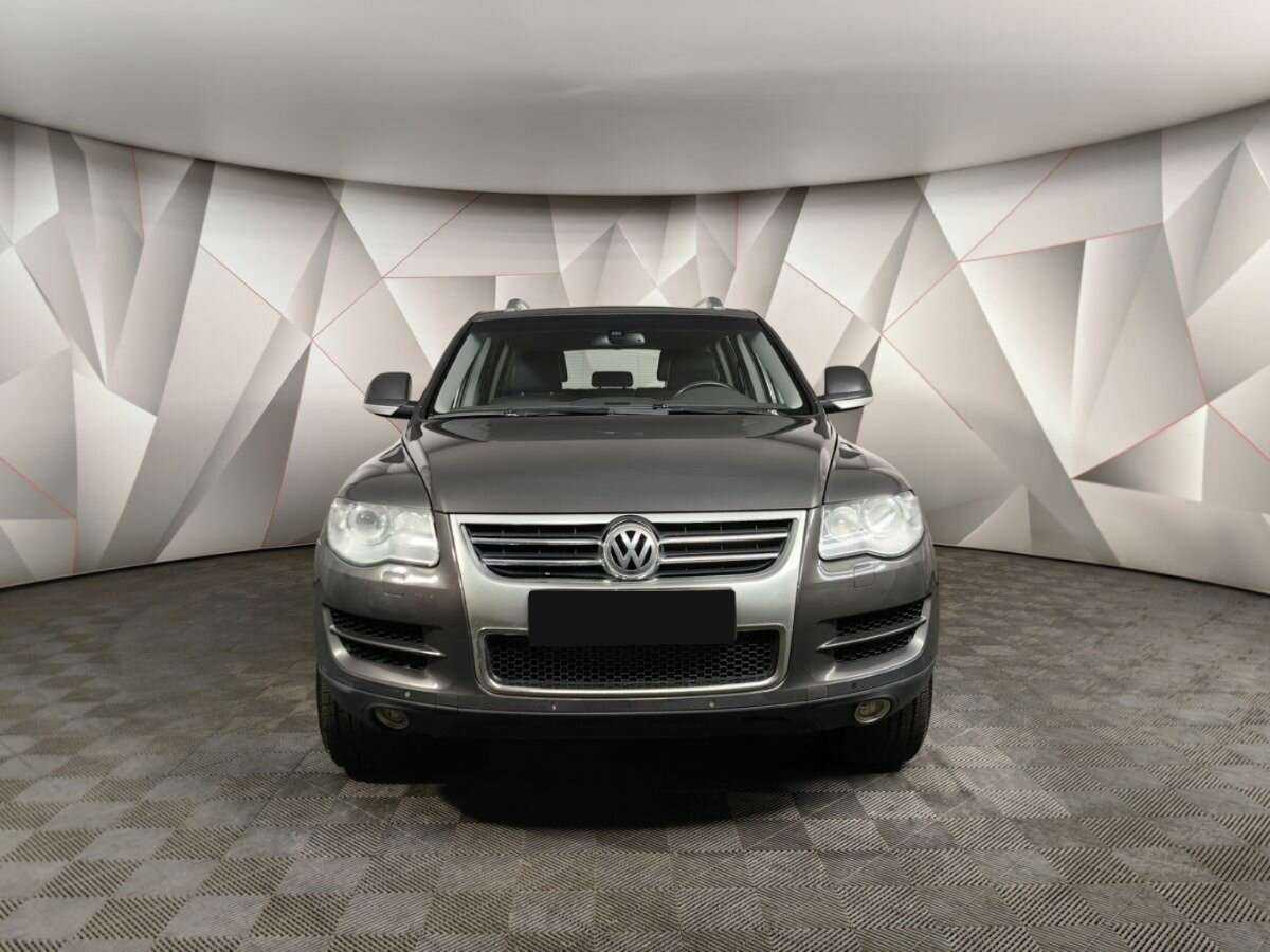 Volkswagen Touareg с пробегом — 2010 год. Фото: #6