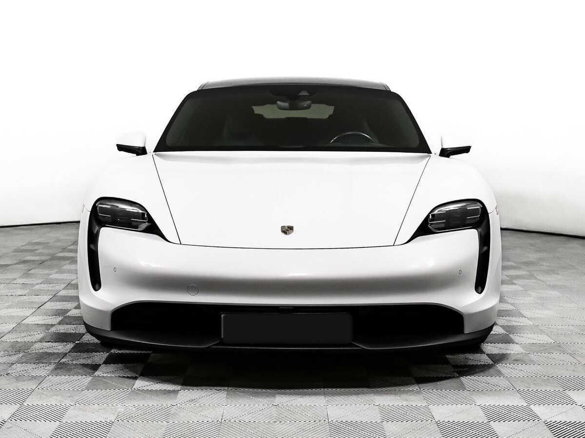Porsche Taycan с пробегом — 2021 год. Фото: #1