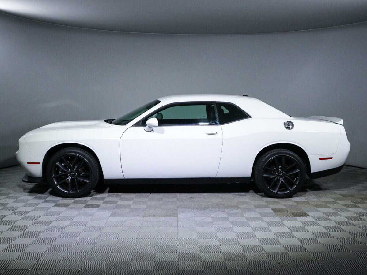 Dodge Challenger с пробегом — 2022 год. Фото: #6