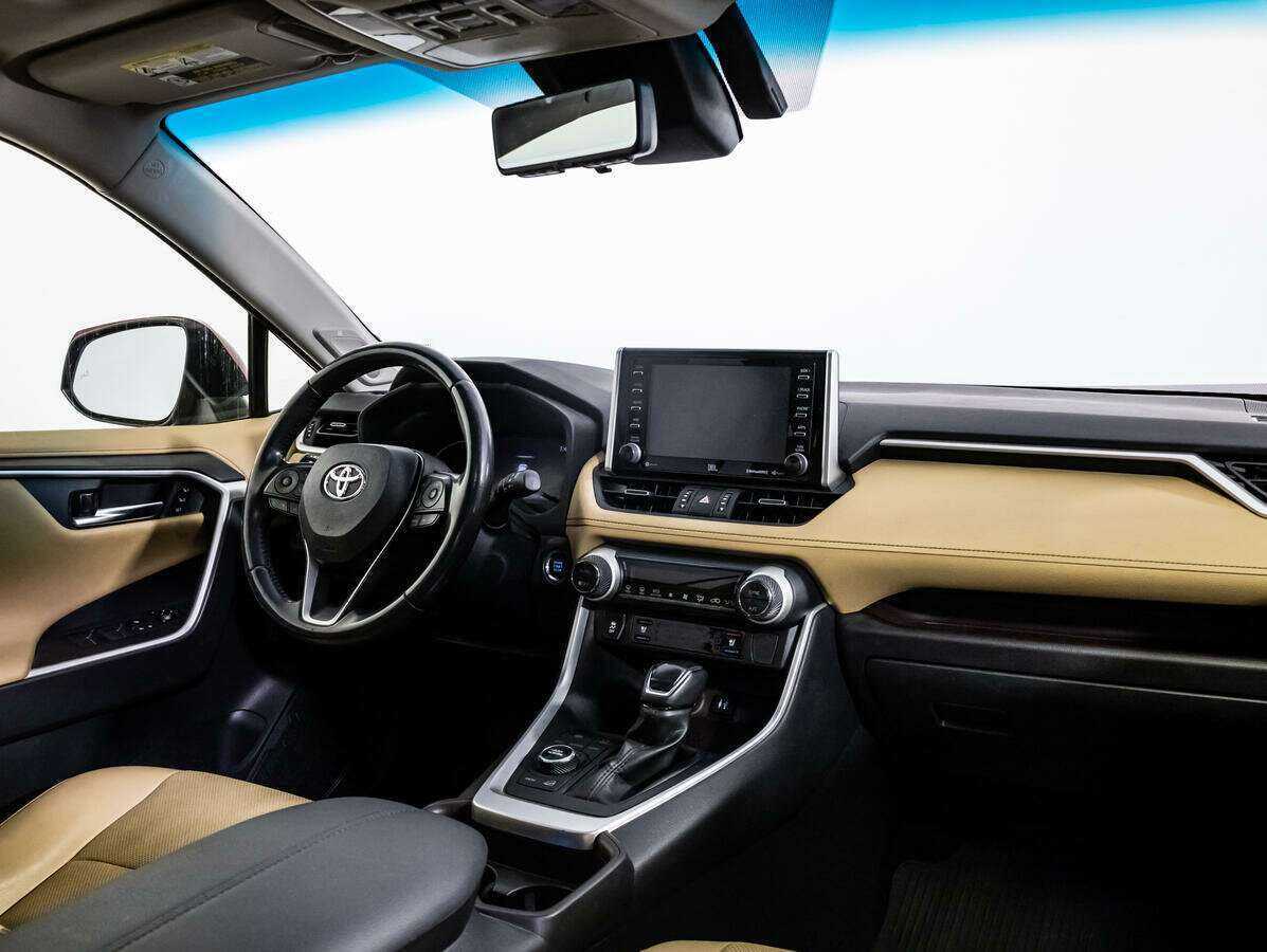 Toyota RAV4 с пробегом — 2019 год. Фото: #8