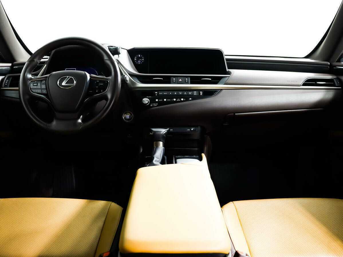 Lexus ES с пробегом — 2021 год. Фото: #10