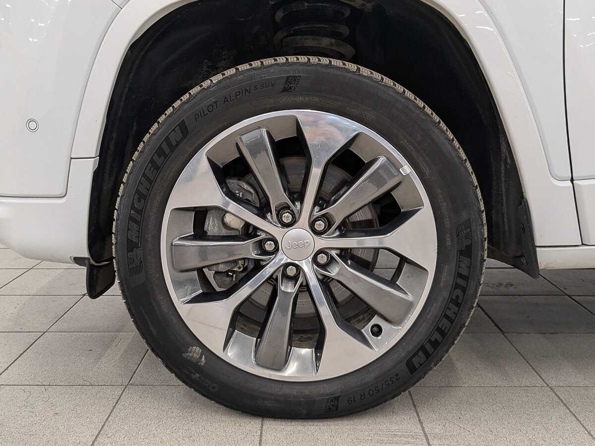 Jeep Cherokee с пробегом — 2019 год. Фото: #11