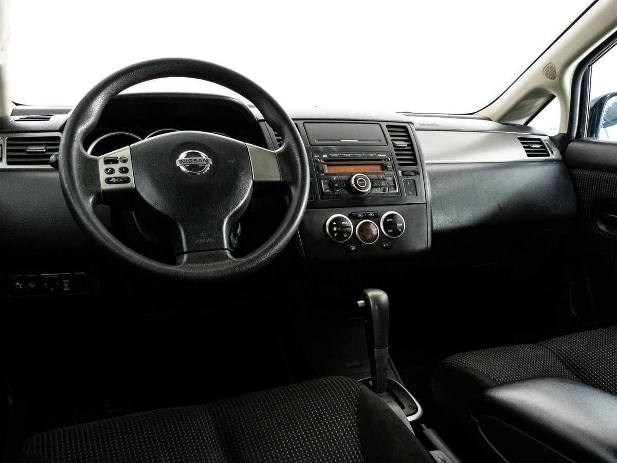 Nissan Tiida с пробегом — 2011 год. Фото: #8